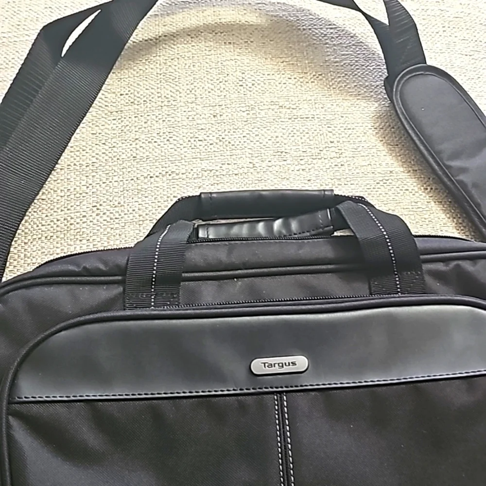 Targus Laptop bag black medium‎ new